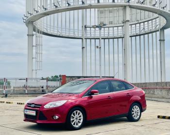 Focus 2.0 Titanium 2014 màu đỏ